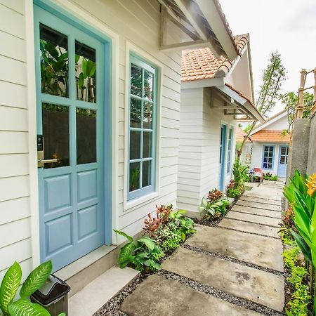 Angels Boutique Hostel Canggu  Exterior photo
